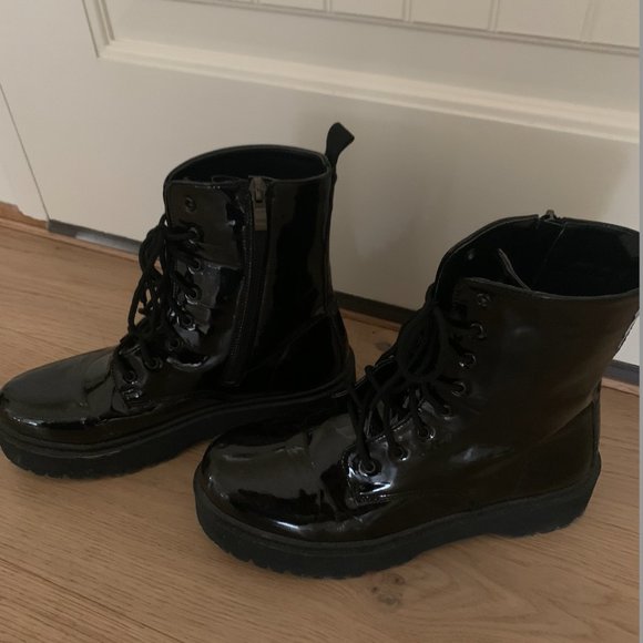 Charles Stewart. Black Patent Boot Size 10 - Picture 2 of 3